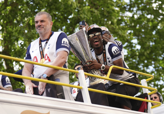 What's wrong with your soccer life? Manager Frank was appointed → Tottenham is in trouble again...Troublemaker Bissouma Reveals Shock Hard Postecoglou Impressive Text