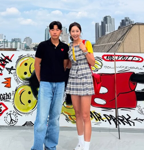 Yoon Jong-shin ♥ Jeon Mi-ra's son, a 19-year-old who caught up with his 175cm mom..Handsome without glasses