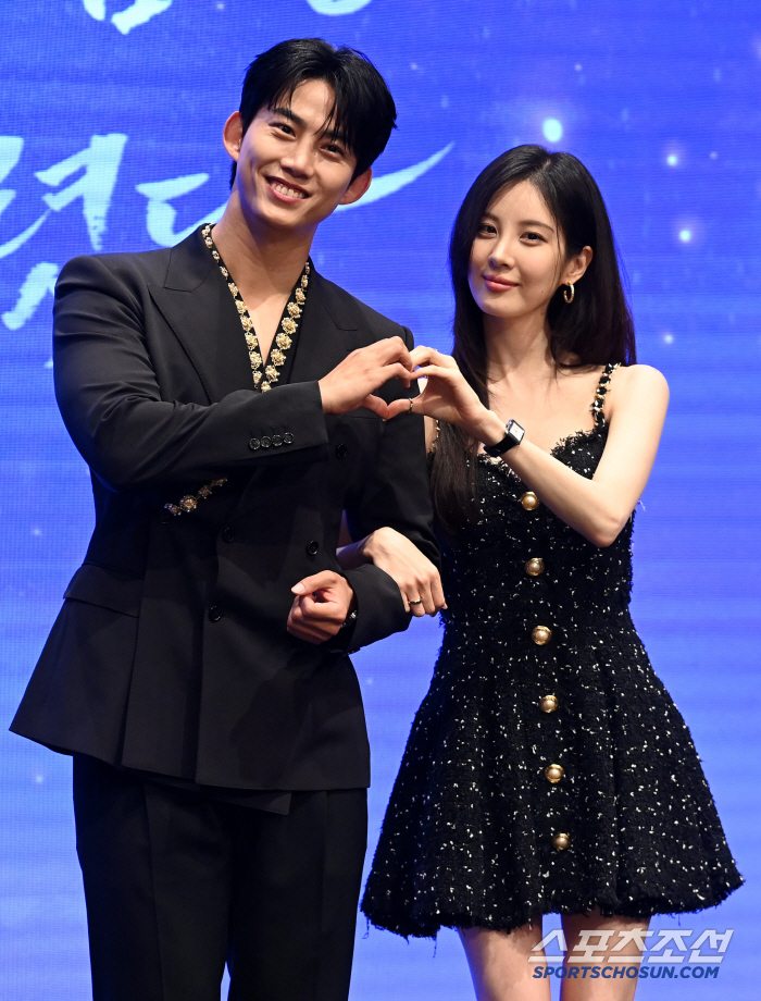 Seohyun and Ok Taecyeon Reflect on Idol Bond and On-Screen Romance