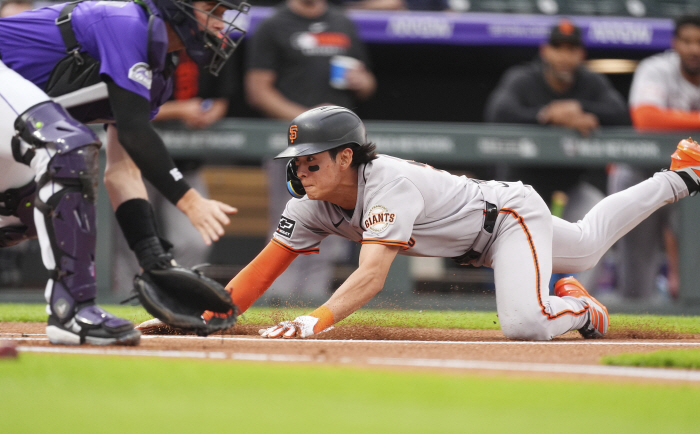  It's not going over! Lee Jung-hoo's first at-bat 126.5m triple explosion → SF 11 COL (3rd inning)