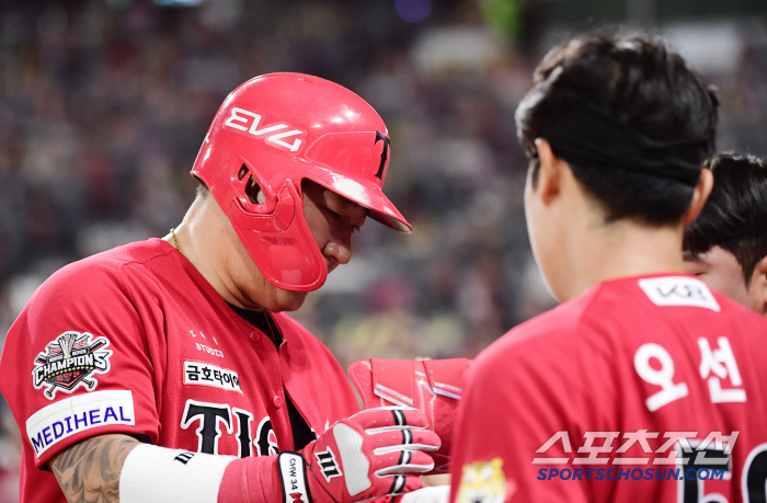 Choi Hyung-woo is the first KBO player! For the first time in the Tigers, Jeon Sang-hyun!KIA kept a fifty percent score Samsung 63 Overpowered 