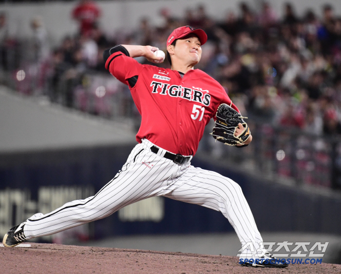Choi Hyung-woo is the first KBO player! For the first time in the Tigers, Jeon Sang-hyun!KIA kept a fifty percent score Samsung 63 Overpowered 