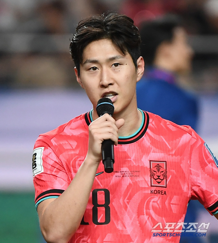 Director Hong Myung-bo said, 'Our boss, we play for Korea. Kangin's happiness.'