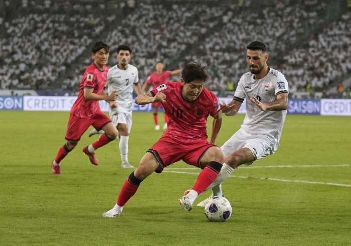 I'm so into Korea's ace! England's winning team's enthusiastic love call...Lee Kang-in will hold the transfer for a while → PSG is taking the lead
