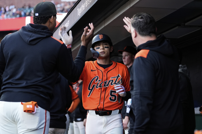 Junghoo Lee, who is not sick, can't stand it, SF flagship hitter Lee Jung-hoo returns as a leadoff as soon as he recovers from back pain