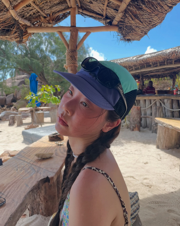 Lee Dongha ♥ Burnout, is this enough to burn? Red-cooked cheeks and bikini. 