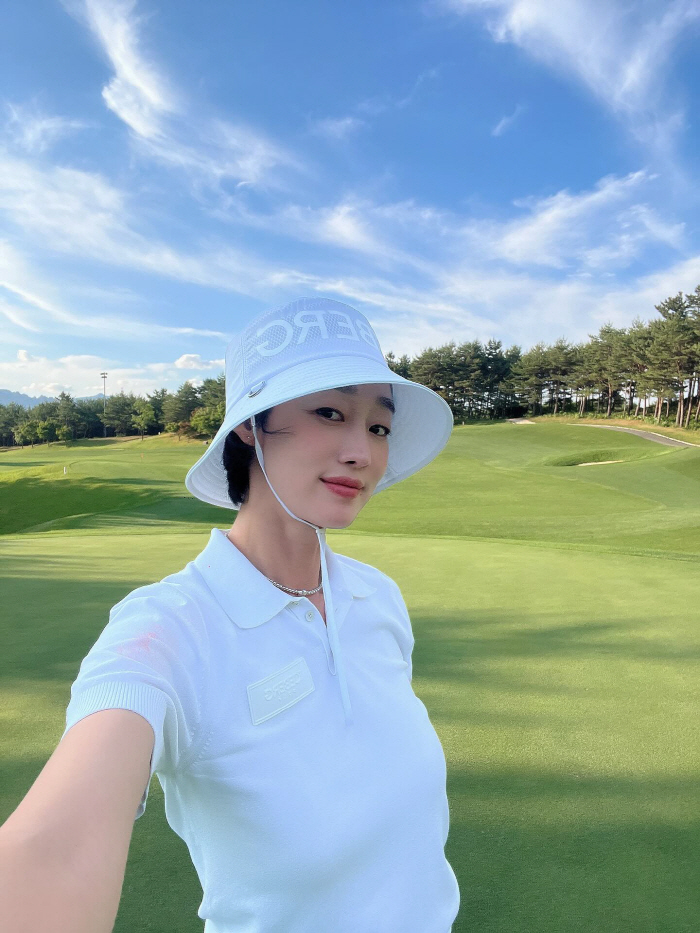 Let go of the rumors of an affair...Choi Yeojin and ♥ Golf Course Touching with Kim Jae-wook 