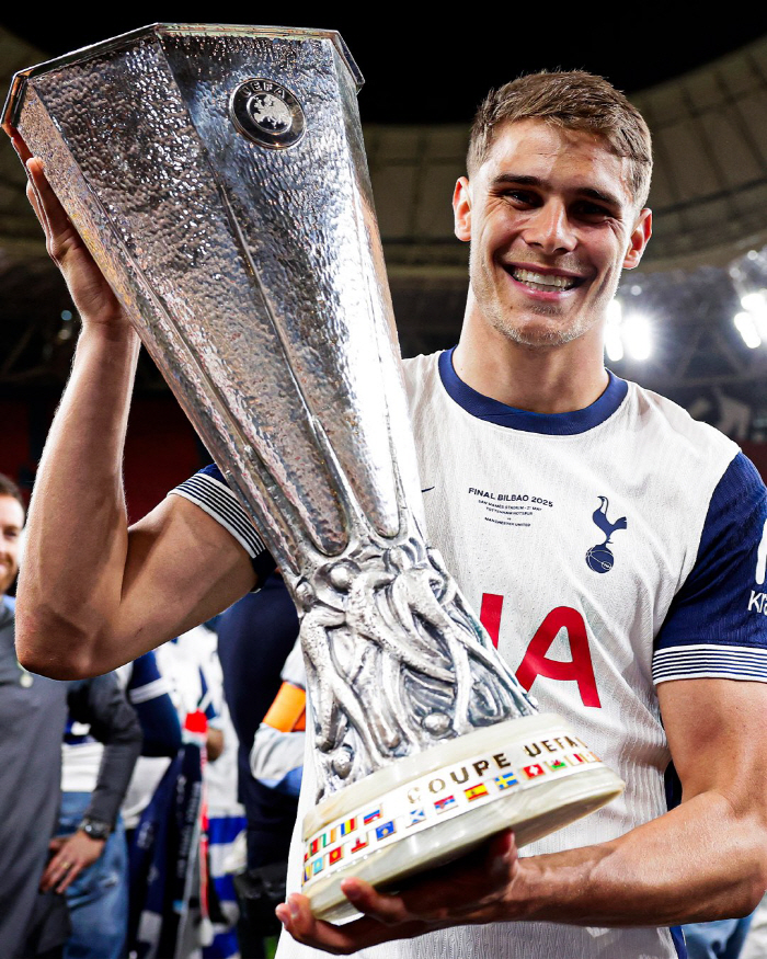 Mr. Levy is so weird! DF's determination to win Tottenham...A lot of players had a good relationship with POSTECH