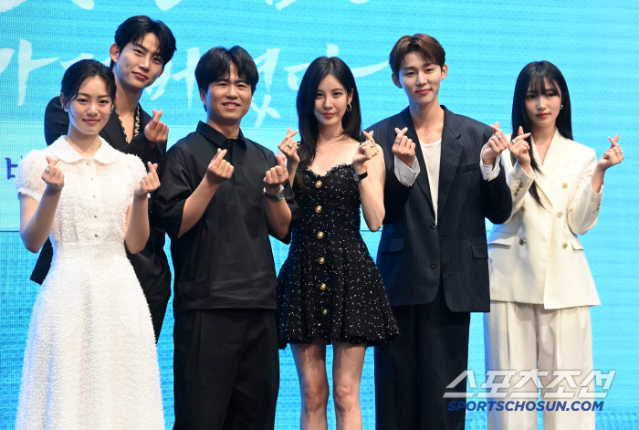  The main characters of Namjoo's first night