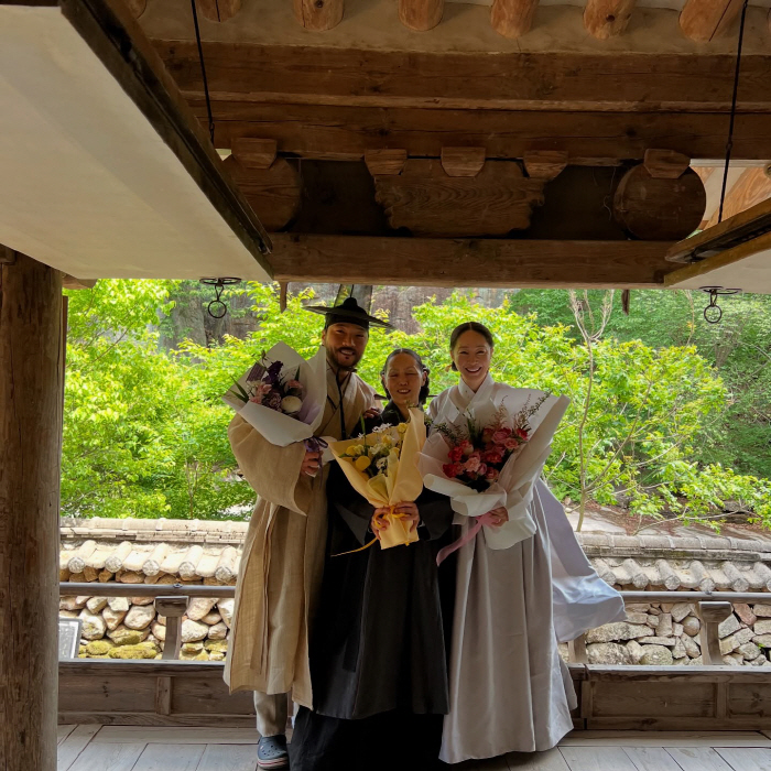  Thank you and miss you Um Ji-won and actress Park Ji-ah reminiscing about the last filming of Tangeum