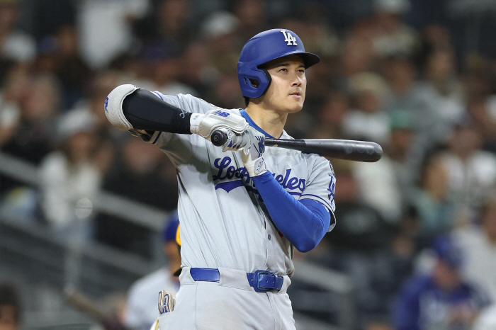 What's wrong with Ohtani? Live pitching 44 pitches, 3 innings, 6K 96 miles back in the first half, no chance, Roberts