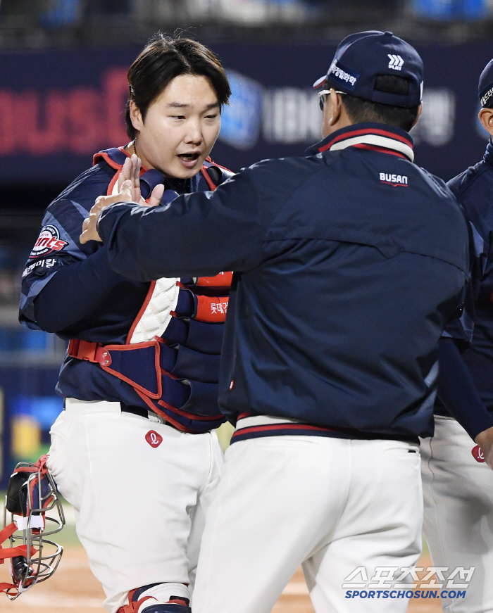 151km fastball → 10R 93rd-ranked 11th-ball Yonggyu Nori broke down...The gums of Lotte's toothless fighting spirit. 