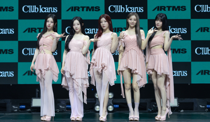If you don't answer in Artemis group chat, you'll get hurt. The members will heal you
