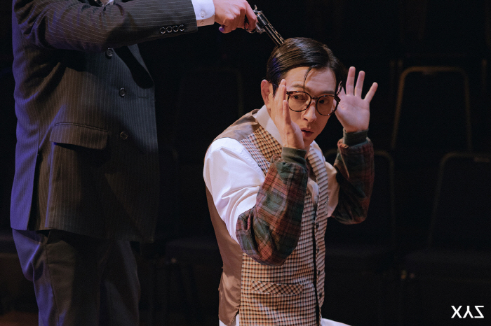 Jeong Seong-il, acting in the play Capone Trilogy...It didn't seem easy, so I tried