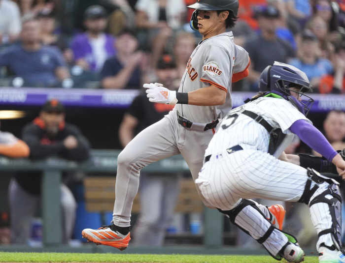 Lee Jung-hoo's instinct for leadoff explodes! Walk → score, triple → score, walk → score, and SF 107 COL for a big upset