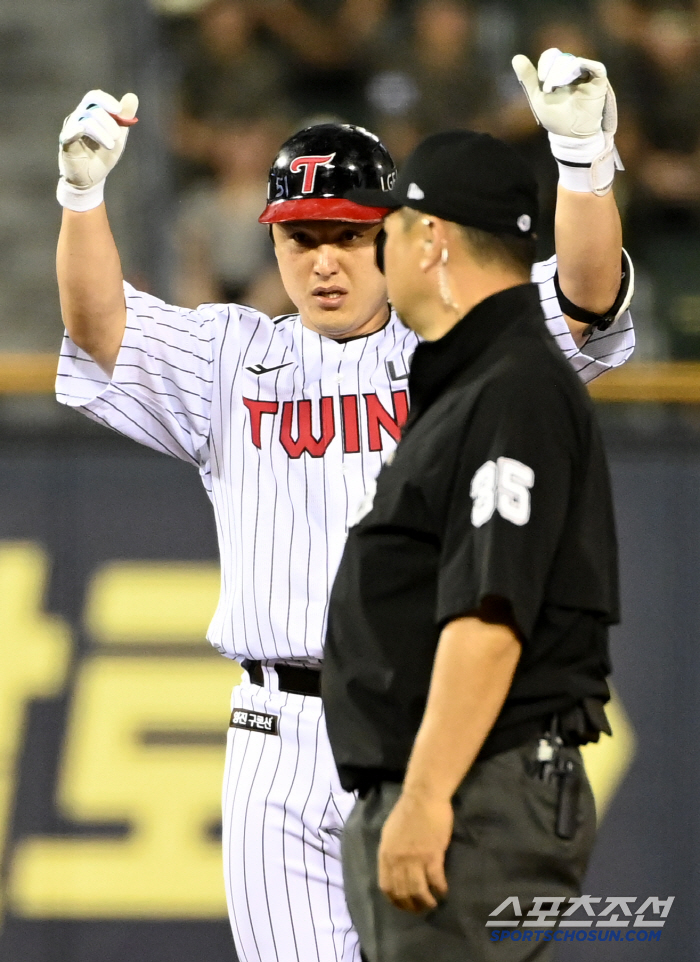 LG, which keeps its No. 1 ranking, will compete with Hanwha on the weekend for the lead in anti-game difference, after 6.5 billion top catcher's come-from-behind double to 40 wins. 