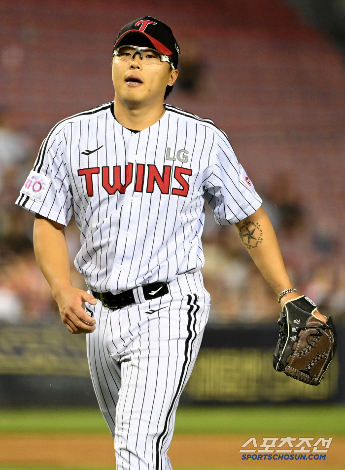 LG, which keeps its No. 1 ranking, will compete with Hanwha on the weekend for the lead in anti-game difference, after 6.5 billion top catcher's come-from-behind double to 40 wins.