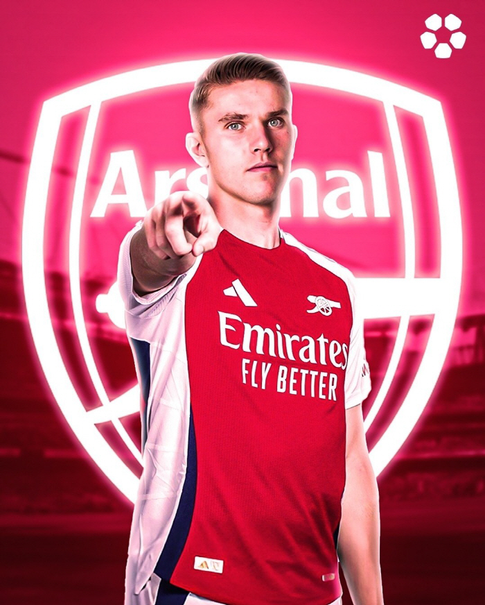 Manchester United is in disarray! I want to go to super big FW Arsenal with 97 goals and 28 assists...Hoylun, the star striker, will go on for another season
