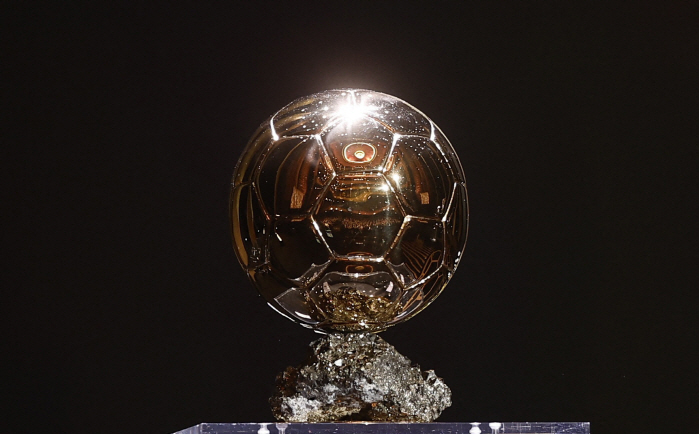 Messi is highly likely to win the 8th SNS award of French Football's meaningful award, whether he will appear in the Super Ballon d'Or