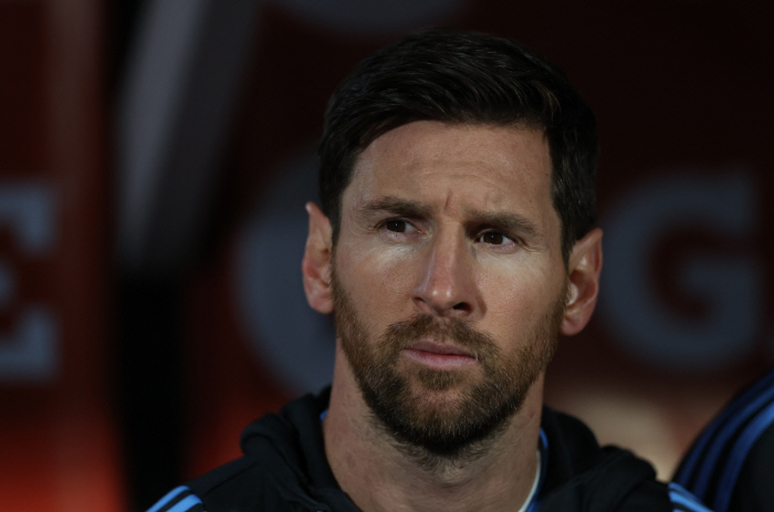 Messi is highly likely to win the 8th SNS award of French Football's meaningful award, whether he will appear in the Super Ballon d'Or