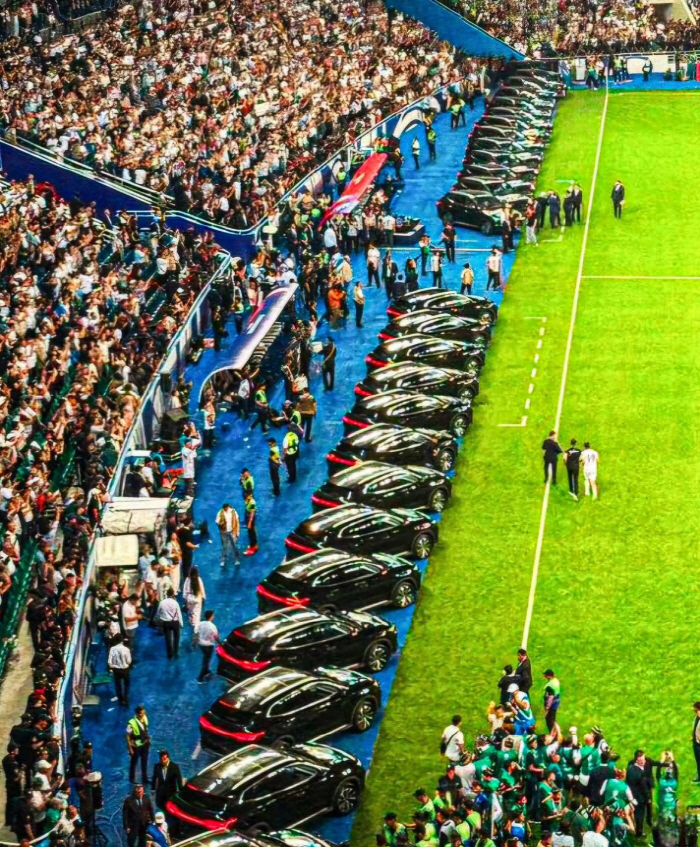 Order of all the players and electric cars...Uzbekistan to the World Cup for the first time ever, shot wide!