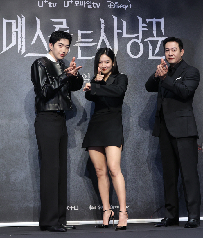  Khan recognized the 'hunter with a mesh' first...Park Joo-hyun X Park Yong-woo X Kang Hoon's psychological thriller will explode 