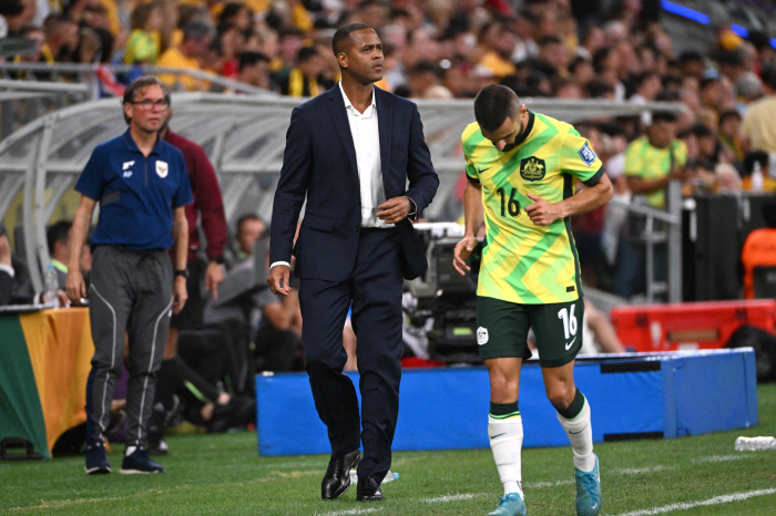 Shin Taeyong, why did you kick him out!Cluibert claims to resign as head coach because of the six-run disaster, and how bad he was, even fake news