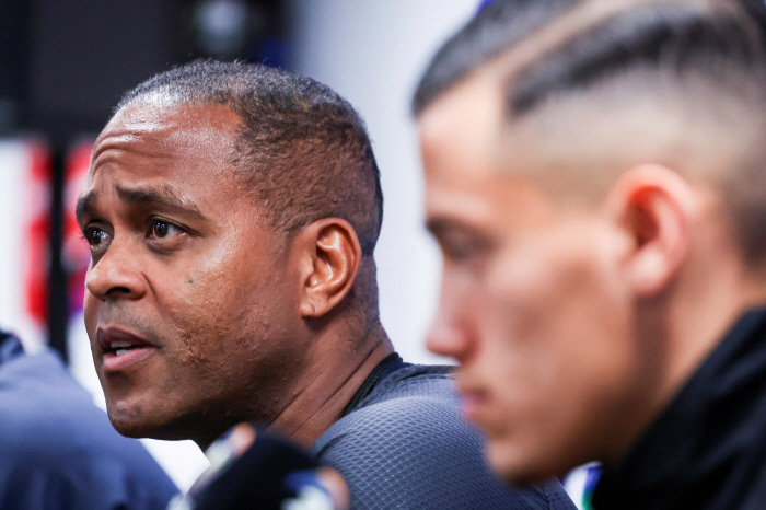 Shin Taeyong, why did you kick him out!Cluibert claims to resign as head coach because of the six-run disaster, and how bad he was, even fake news