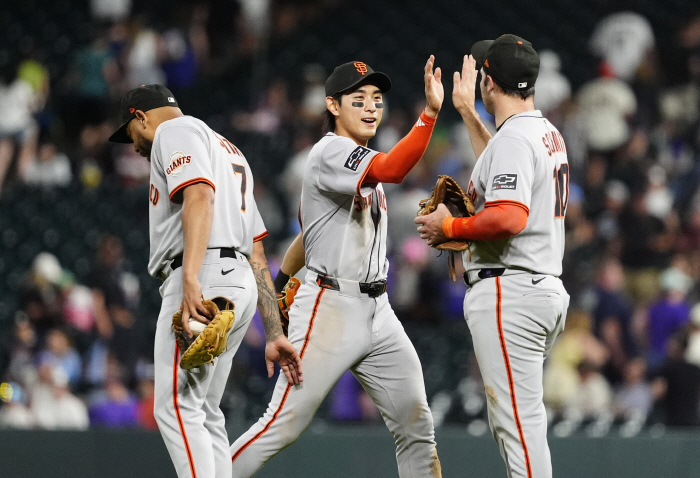 Should leadoff Lee Jung-hoo SF and Big Bang, Roberts play until the end of Kim Hye-sung? Right, right, left, and right