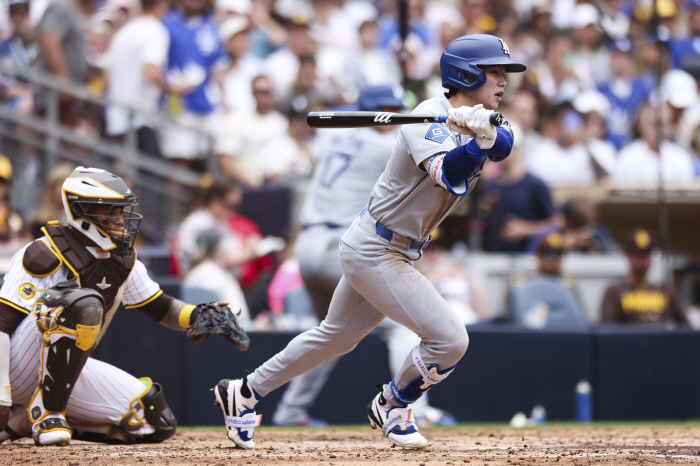 Should leadoff Lee Jung-hoo SF and Big Bang, Roberts play until the end of Kim Hye-sung? Right, right, left, and right