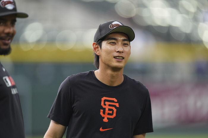 Should leadoff Lee Jung-hoo SF and Big Bang, Roberts play until the end of Kim Hye-sung? Right, right, left, and right