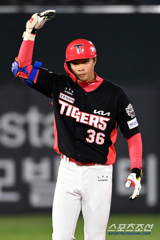 Why is the flower director sighing and even Kim Do Young... Even the remaining infielders leave → Rehabilitation for 4 weeks without surgery