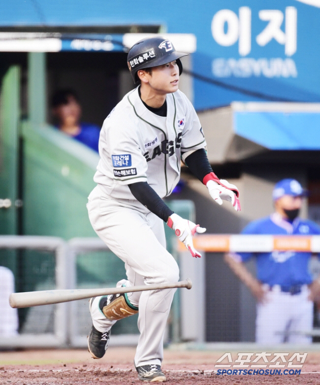 After being discharged from the military, Cheongunmanma will join the Hanwha infield in Busan. 5 billion FA  Futures Home Run King is about to join the first team