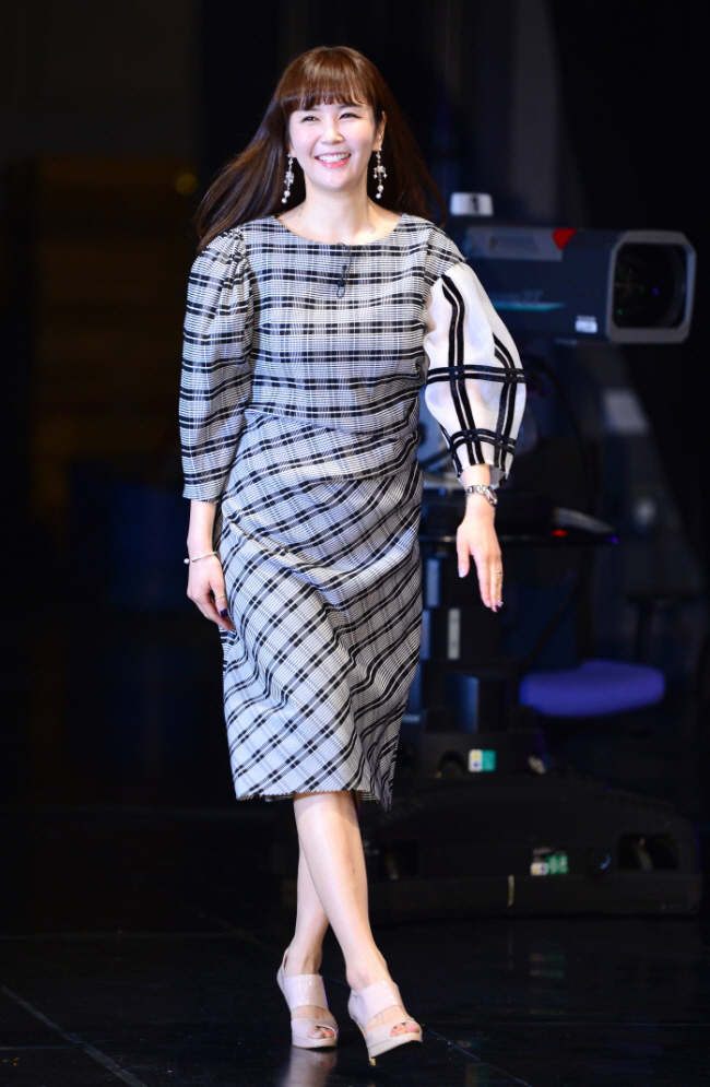 From 'Mokdong Mom' to the owner of a rich village...Jang Young-ran buys 9.4 billion Seongsu-dong Galleria Fore with her husband