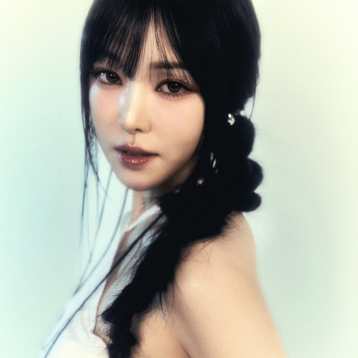 GFRIEND Yuju will release the OST of 'Campus Romance' on Naver Webtoon on the 13th