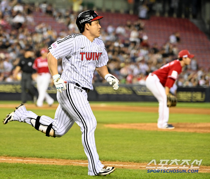 Hanwha is a really strong team. However, the No. 1 spot is not that easy. The leader of the semi-game series. Confidence of 6.5 billion FA as a pinch-hitter. I'll prepare better. 