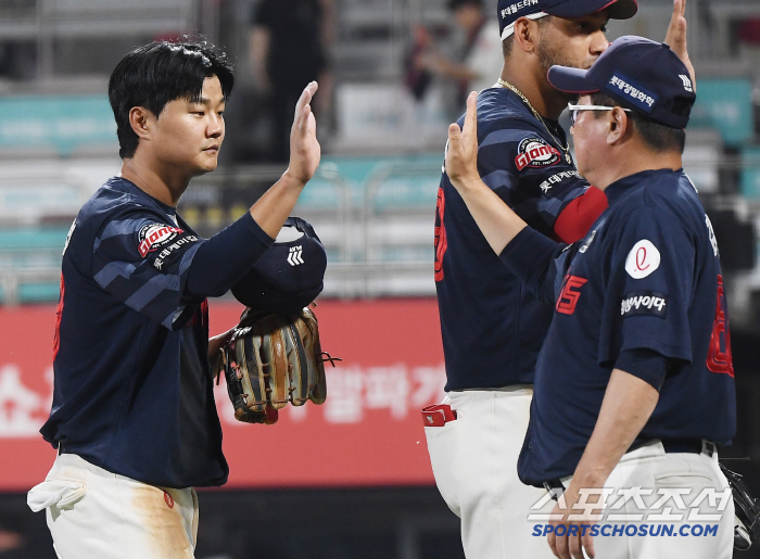 I couldn't laugh even though I had five hits and the best performance I'm just worried about Jang Doo Sung. If it wasn't a big deal