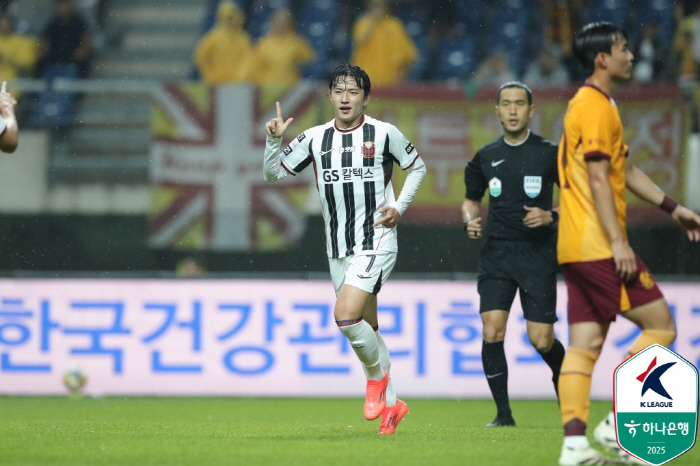  I got Lee Junghyo! Jung Seung-won scored one goal and one assist Seoul, and Jeonbuk, the leader of the 31st victory over Gwangju, ran 14 games undefeated