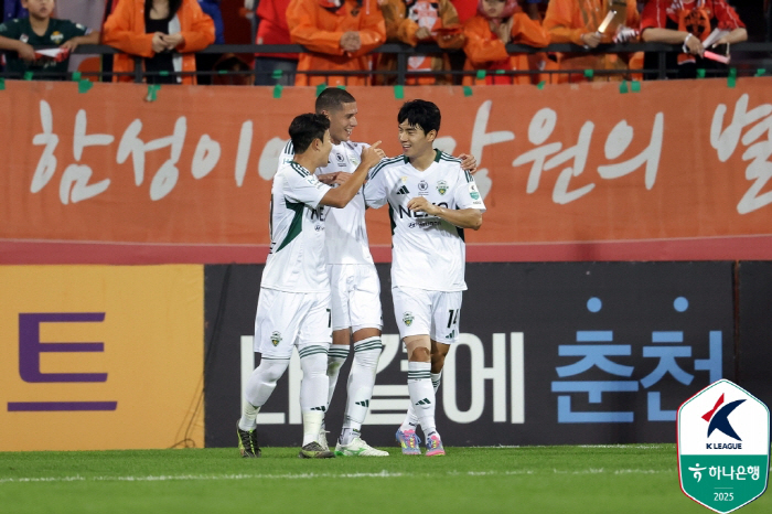  I got Lee Junghyo! Jung Seung-won scored one goal and one assist Seoul, and Jeonbuk, the leader of the 31st victory over Gwangju, ran 14 games undefeated