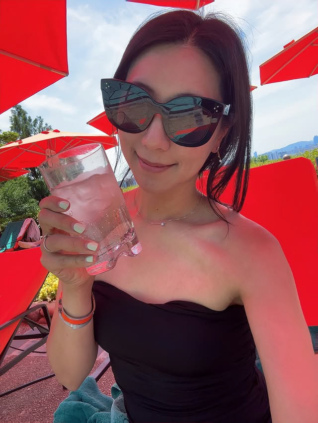 Lee Pilmo ♥ Seo Soo-yeon, chicken  tteokbokki binge..admiration of the body of a swimsuit