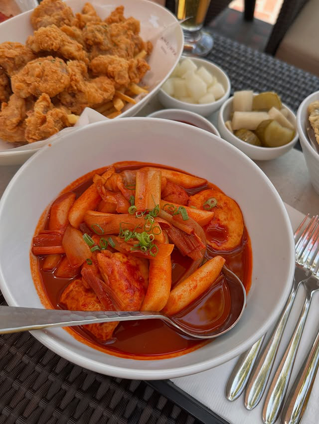 Lee Pilmo ♥ Seo Soo-yeon, chicken  tteokbokki binge..admiration of the body of a swimsuit