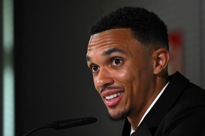 Liverpool, the worst traitor in EPL history, explodesDeclaration of dream come true in speech after transfer → Fans are angry because they shut up
