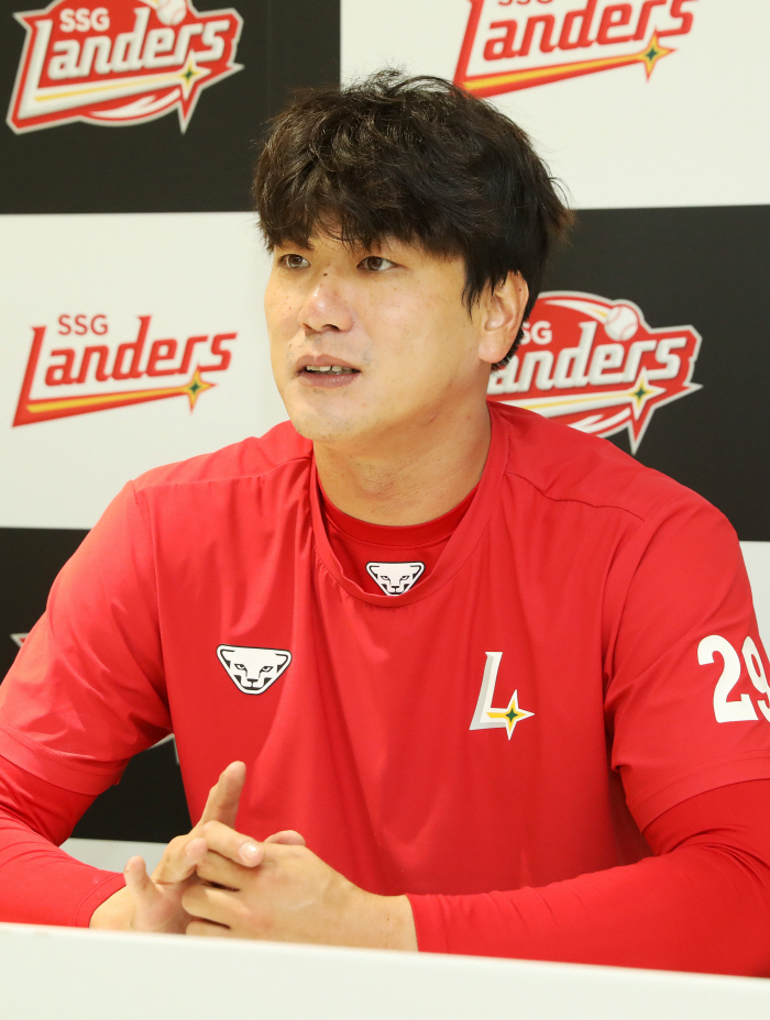 Rival to Yang Hyun-jong? Total 25.7 billion → SSG Declaration of Life...Kim Kwang-hyun's inner self is only looking at Song Jin-woo. 