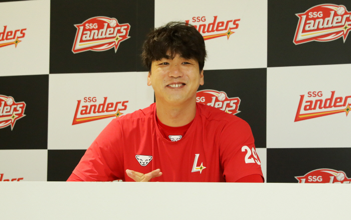 Rival to Yang Hyun-jong? Total 25.7 billion → SSG Declaration of Life...Kim Kwang-hyun's inner self is only looking at Song Jin-woo. 