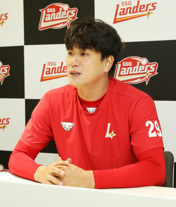 Rival to Yang Hyun-jong? Total 25.7 billion → SSG Declaration of Life...Kim Kwang-hyun's inner self is only looking at Song Jin-woo. 