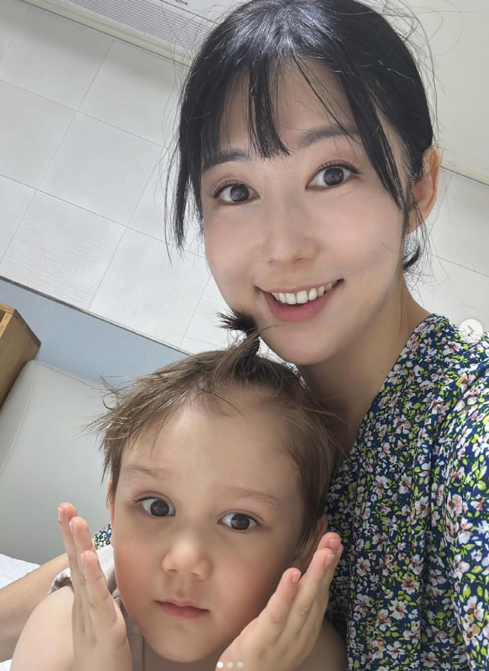 Sayuri, the reason why I became a voluntary single mother. I have to take responsibility for my life, so I don't have any victims or perpetrators