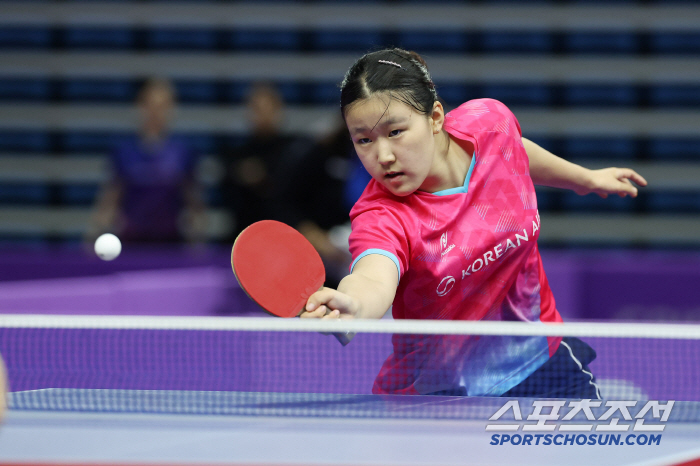 Shaved Joo Se-hyuk X Kim Kyung-ah's student, Korean Air ripped Lee Seung-eun! First advance to the semifinals of the professional table tennis league singles! 18-year-old defensive god sensation 