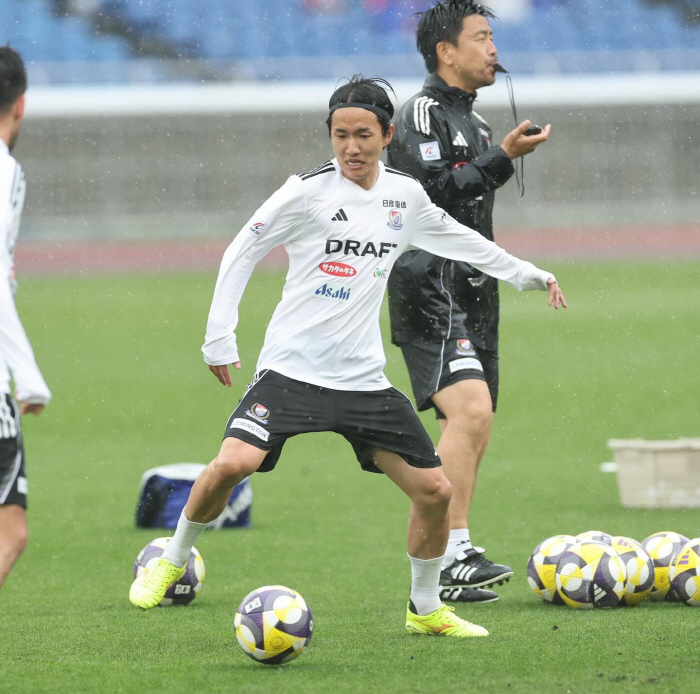 An Unprecedented Fall in Football History A J-League Master who is completely stranded, is eliminated from the Cup after losing to an amateur team!→The team is on the verge of being demoted for the first time