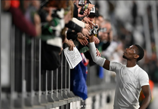 Best friend Lingard Sorry Non-official BBC → HERE WE GO again...Pogba signs two-year contract for Monaco → Fati from Barca, motive to join League 1