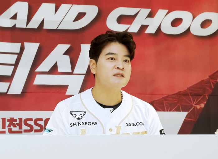 Don't cry. Don't be smart! Lee Dae-ho's advice to Choo Shin-soo's retirement ceremony 